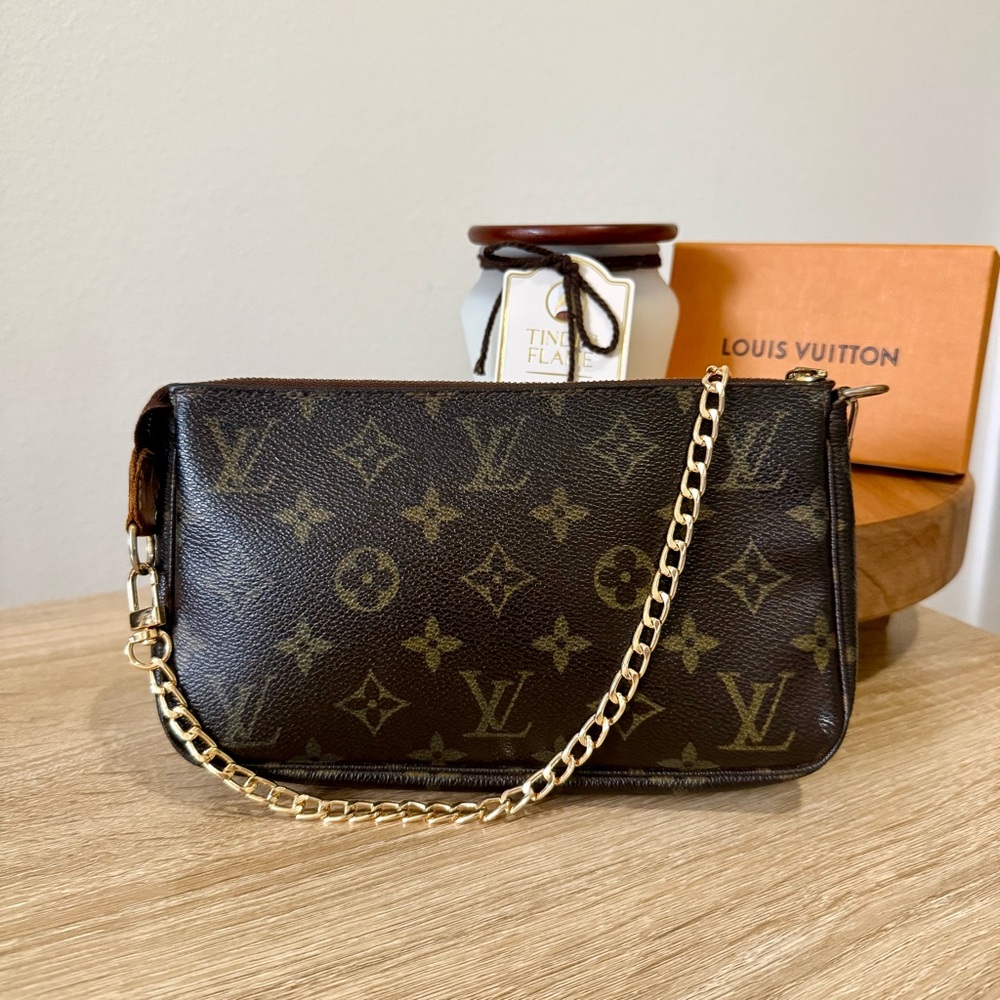 🌼AUTHENTIC Louis Vuitton Pochette 🌼